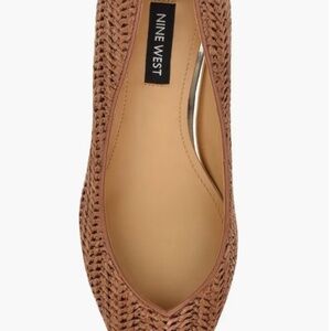 Arielle pointed toe pump